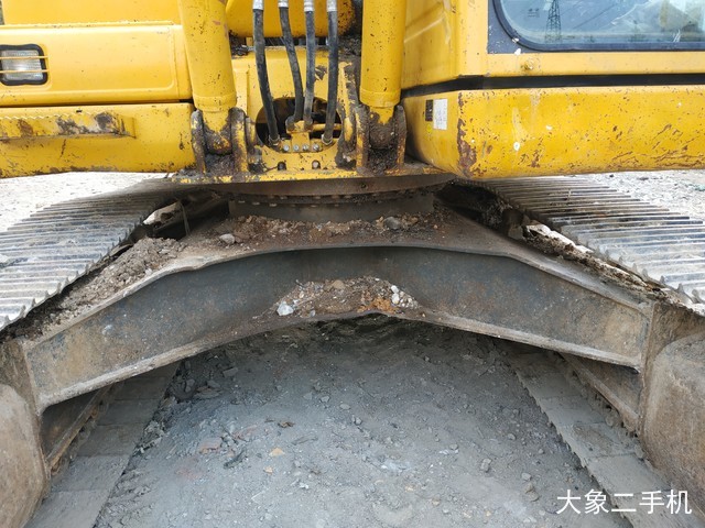 小松 PC130-8M0 挖掘机